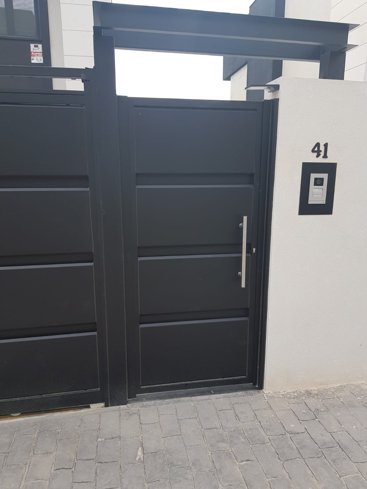 Puerta entrada vivienda